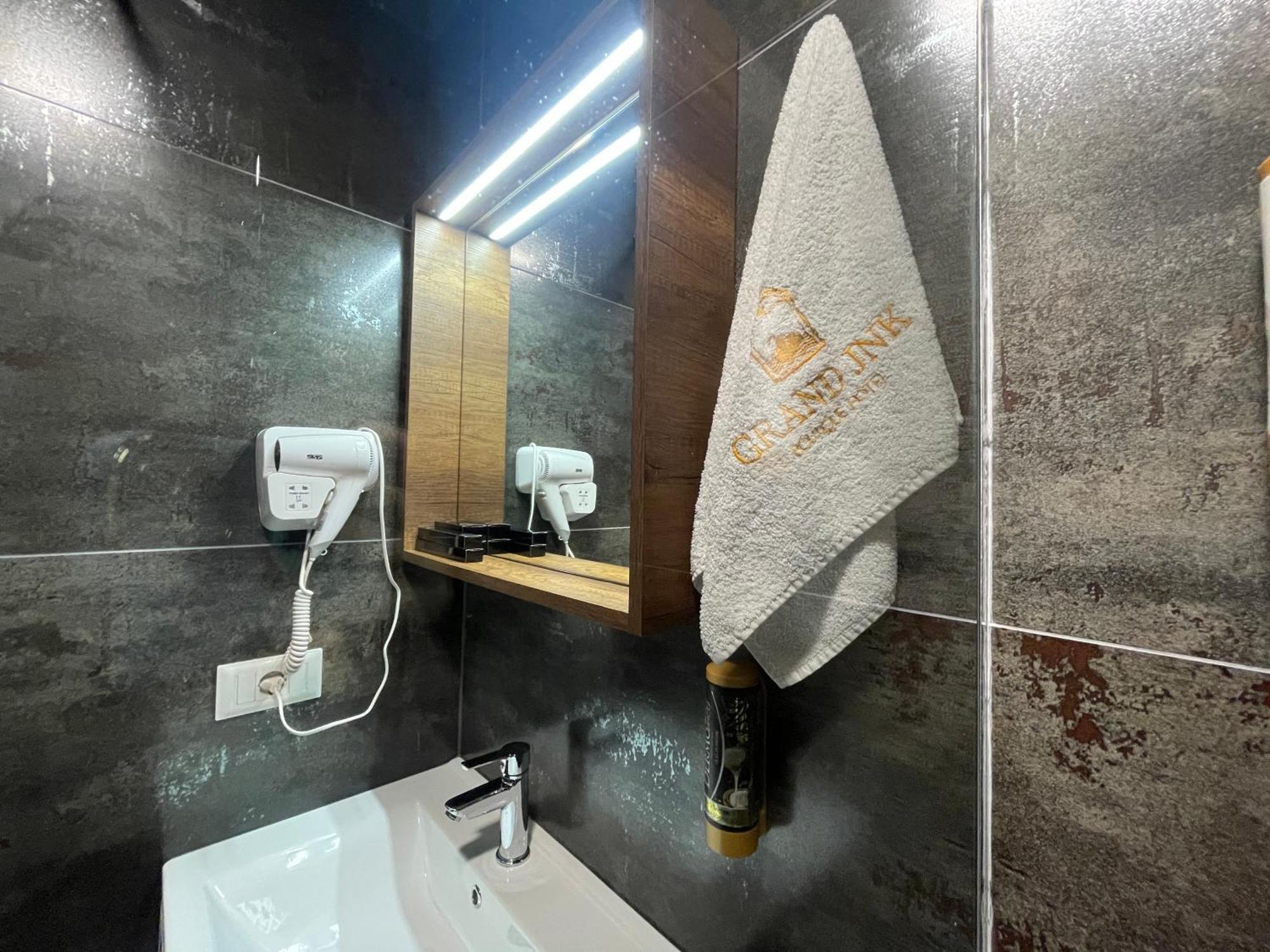 Grand Jnk Boutique Hotel Kukes Esterno foto